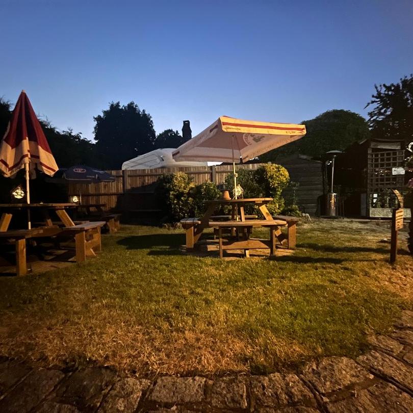 beer garden kings langley